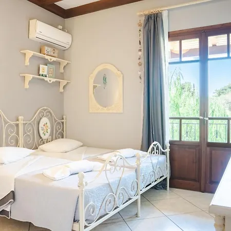 Kefalonia - Charming 3 Bedroom Gardenia *