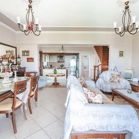 Kefalonia - Charming 3 Bedroom Gardenia スパルティア