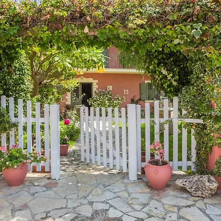 Kefalonia - Charming 3 Bedroom Gardenia *